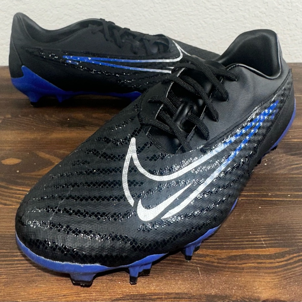 Nike Black and Blue Athletic Shoes